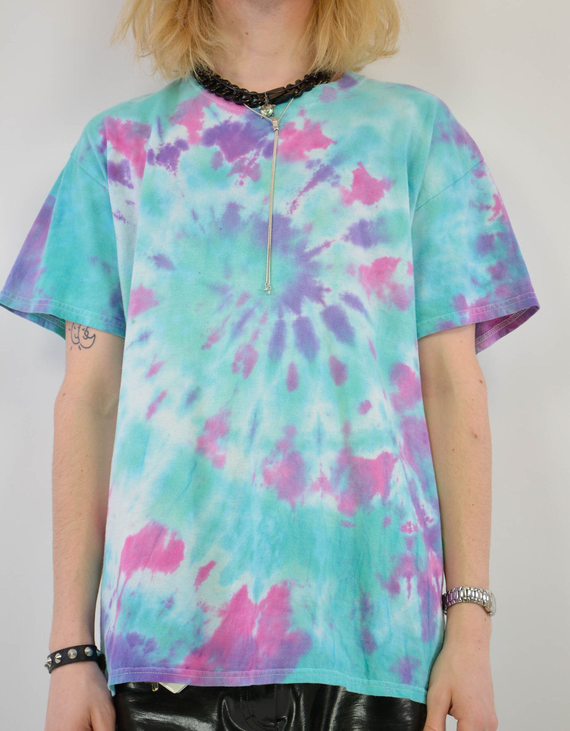 Batik tee - PICKNWEIGHT - VINTAGE KILO STORE