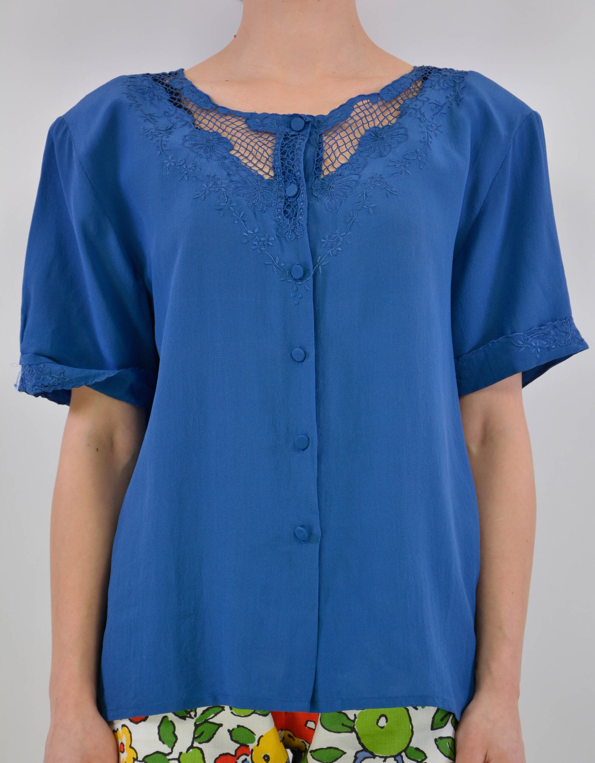 Embroidered silk blouse - PICKNWEIGHT - VINTAGE KILO STORE