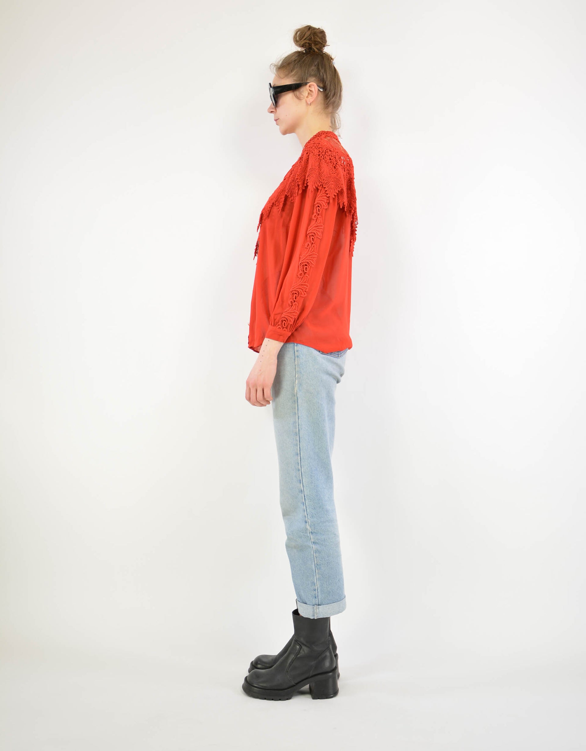 Red embroidered ruffle blouse - PICKNWEIGHT - VINTAGE KILO STORE