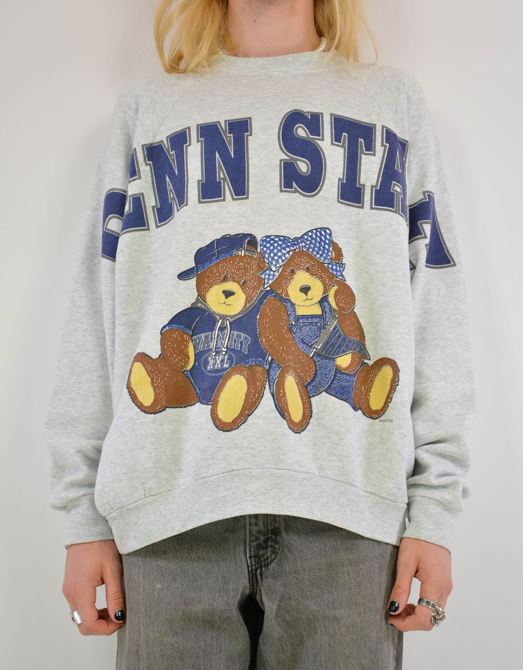 College clearance sweater vintage